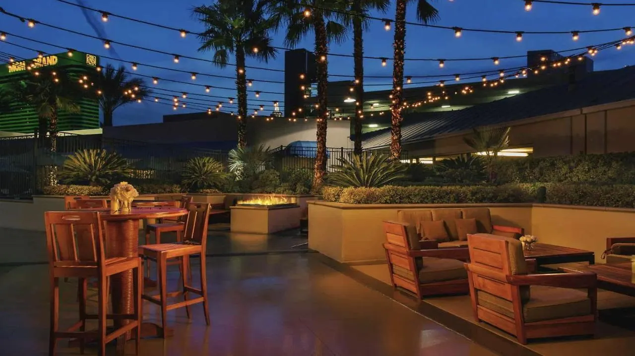 No Resort Fees-Mgm Stripview-Jacuzzi-Formula 1 Track View 拉斯维加斯 美国